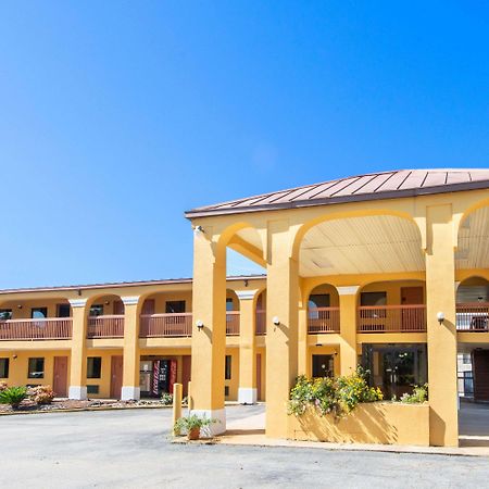 Days Inn By Wyndham オペライカ エクステリア 写真