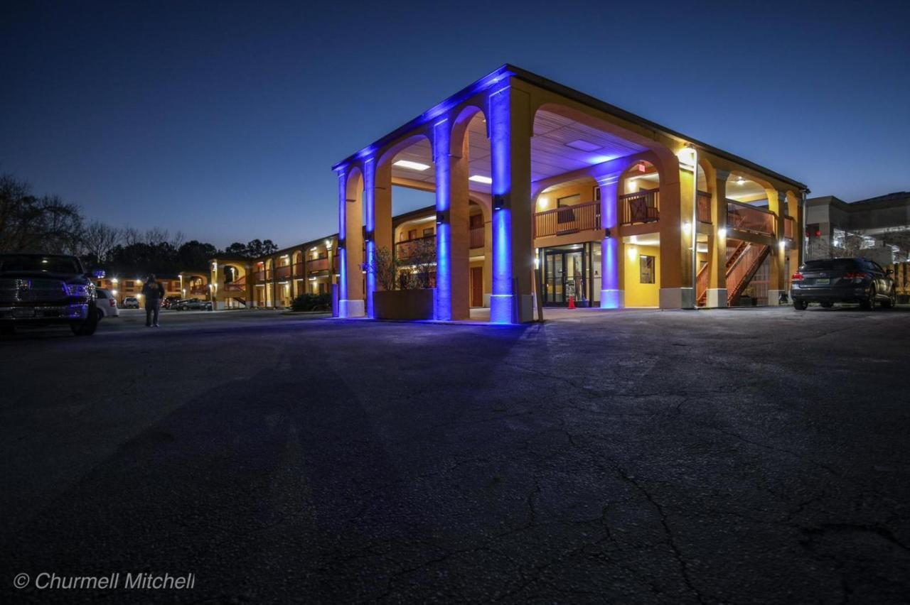 Days Inn By Wyndham オペライカ エクステリア 写真