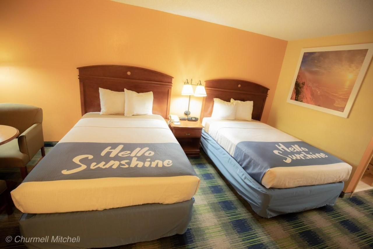 Days Inn By Wyndham オペライカ エクステリア 写真